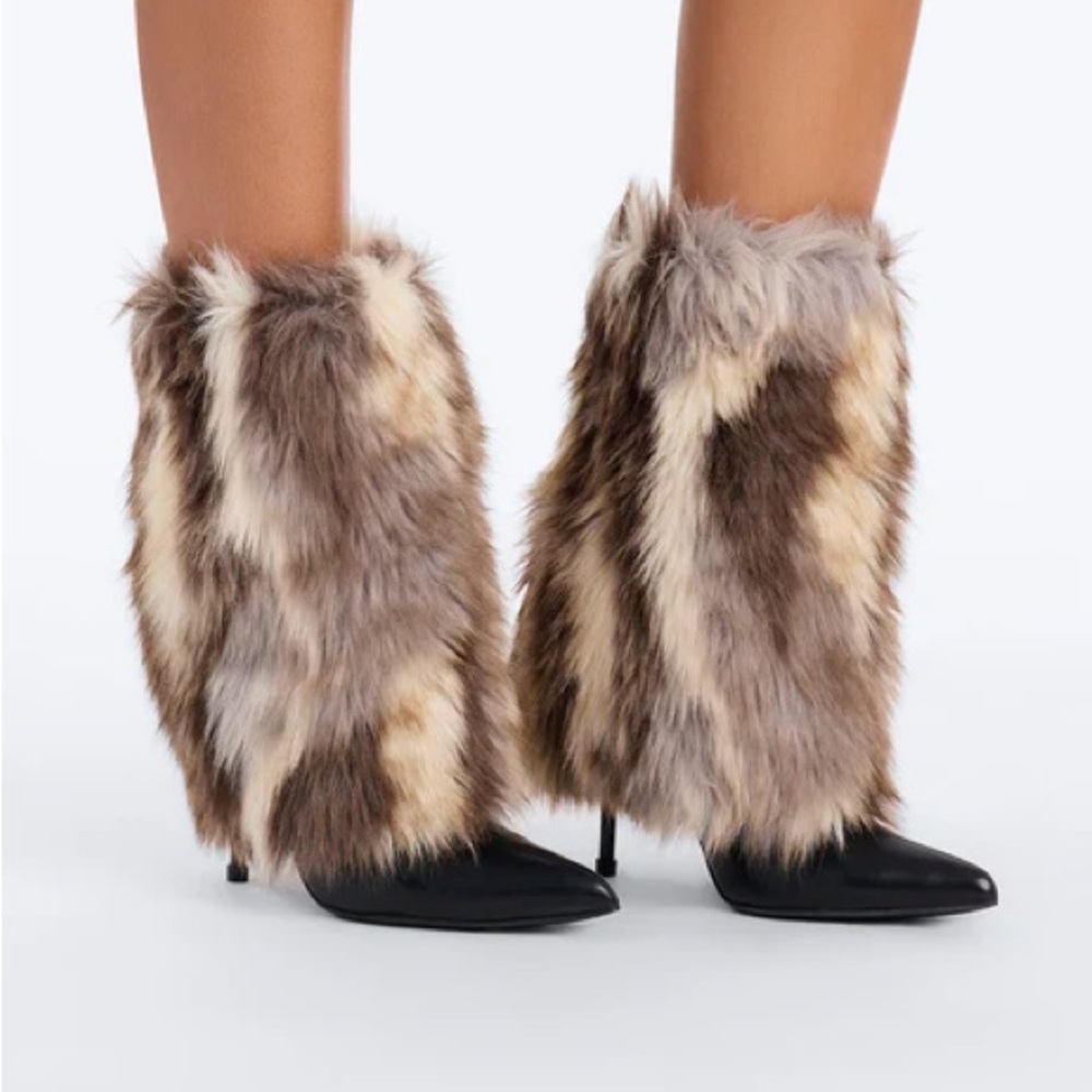 Marquette Faux Fur Overlay Booties NEW 🏷️ - Picture 2 of 11